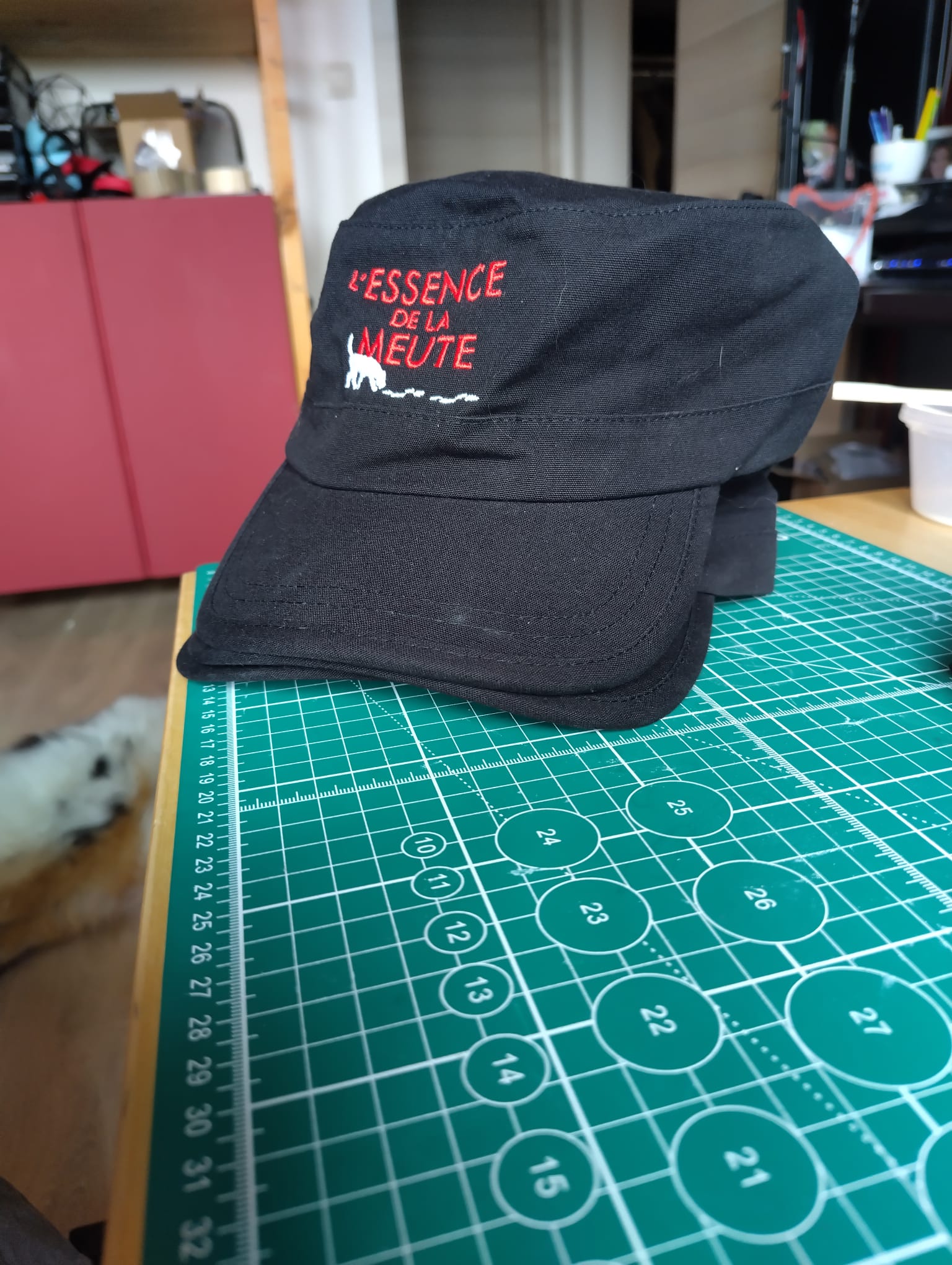 Casquette cubaine brodée – Logo L’Essence de la Meute – Image 2